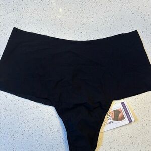 NWT Hanky Panky Bare black High Rise Thong M